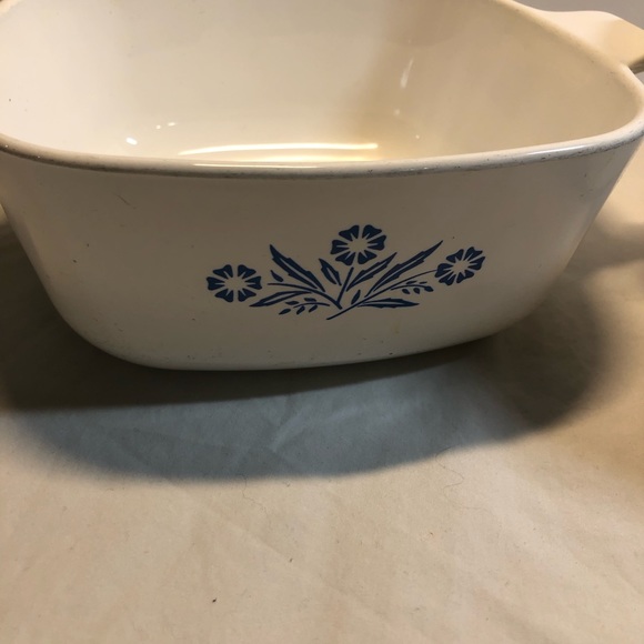 Vintage Corning ware Dishes (no lids) 6 & 7 Cup Casserole Dishes made in Canada - Picture 10 of 10